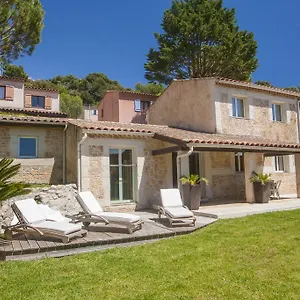  Villa Domaine Du Mont Leuze France